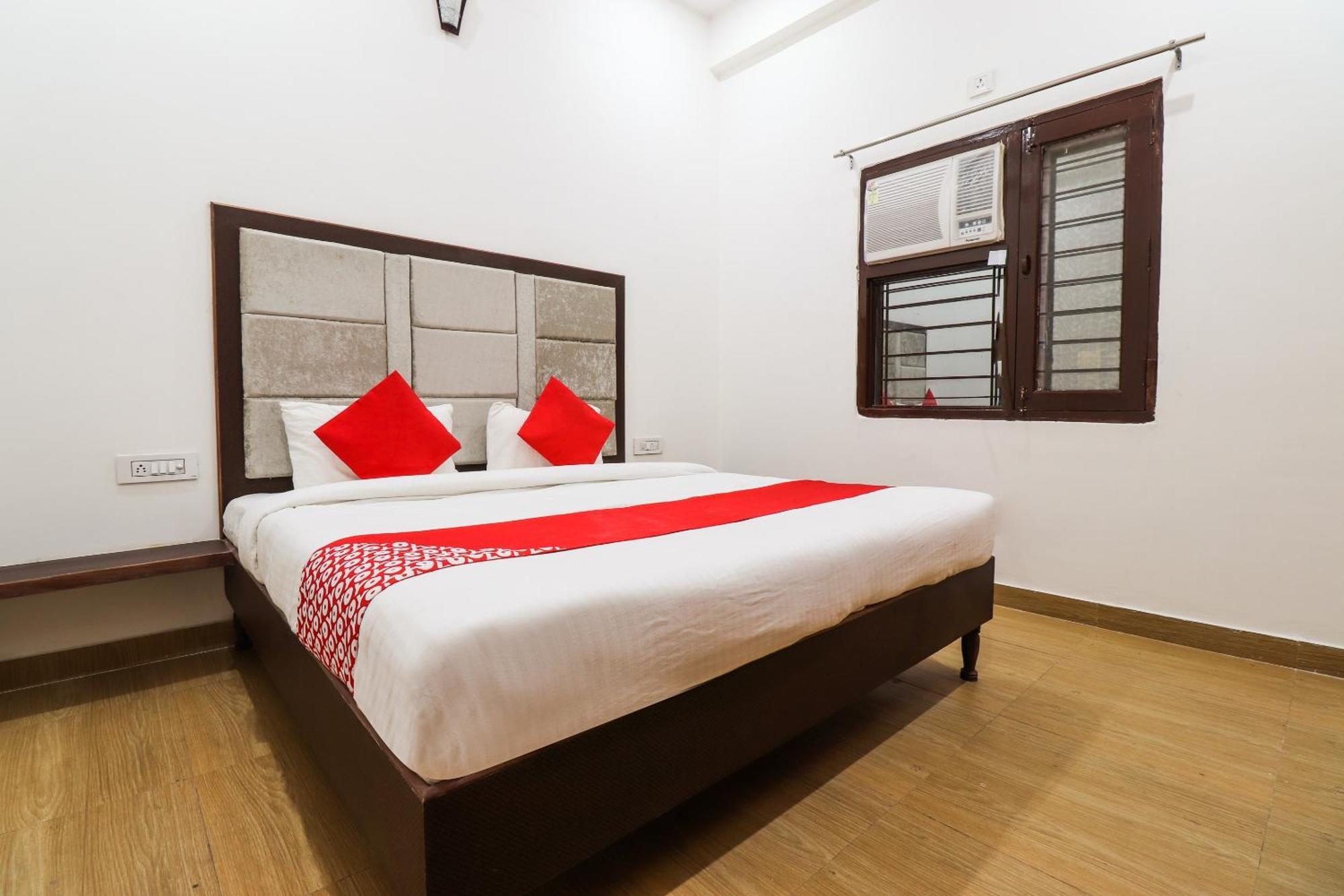 Hotel O Taj Royal Tājganj Esterno foto