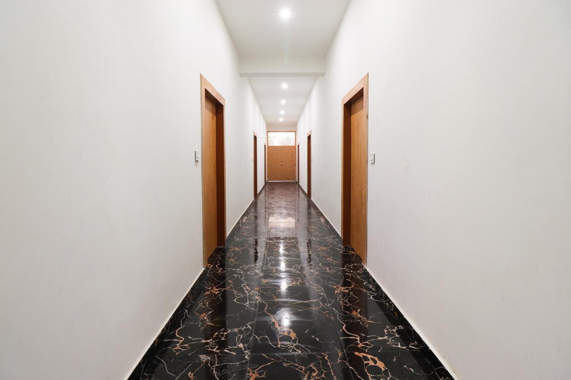 Hotel O Taj Royal Tājganj Esterno foto